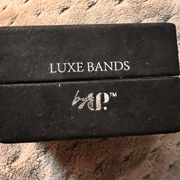 Luxe Bomb party rings 2024 - Picture 4 of 5